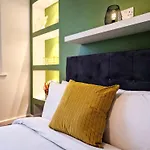 Modern 2 Bedroom Flat County Rd