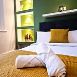 Modern 2 Bedroom Flat County Rd